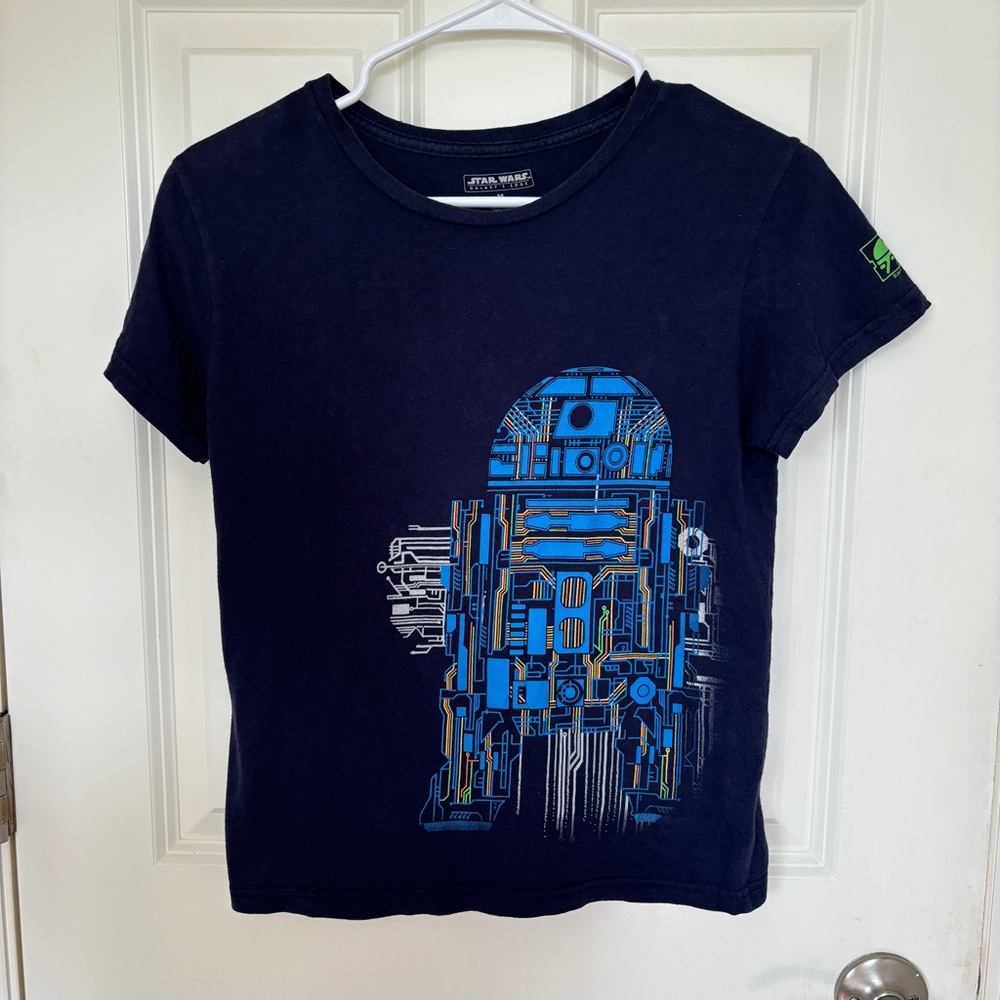 Star Wars youth tee, size  M, R-2D-2 and C-3PO